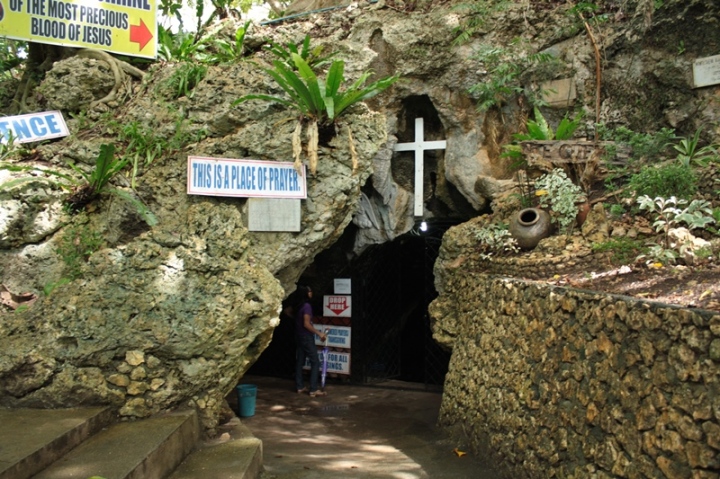 The Cave Church's entrance